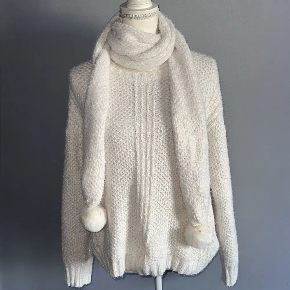 Hem & Thread Sweater and Scarf Set! - Picture 10 of 10